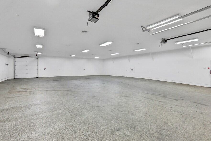 More Photos Of 269 Stone Schoolhouse Rd, Bloomingburg Warehouse For Sale