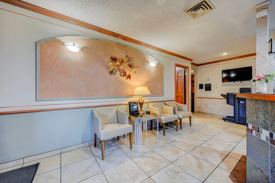 More Photos Of 311 W 24th St, Pueblo Office For Sale