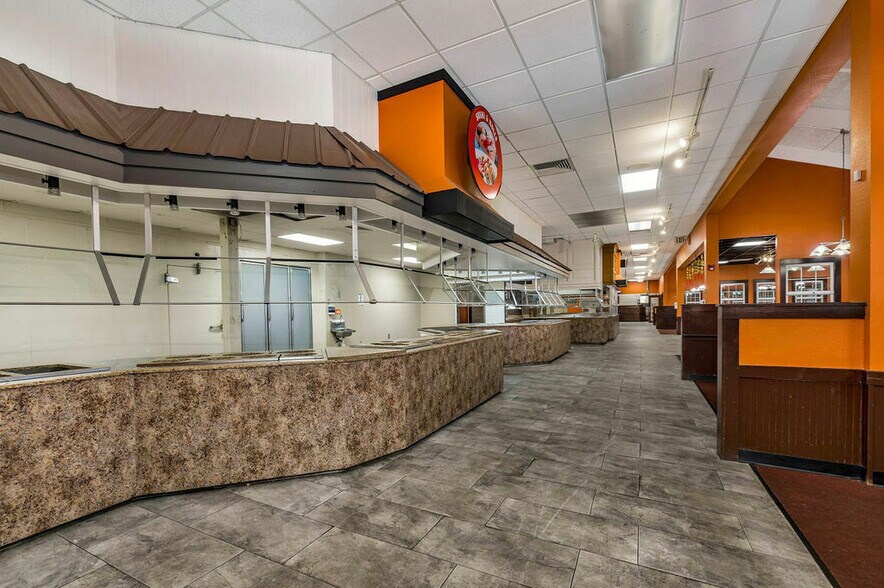 More Photos Of 12090 Mason Montgomery Rd, Cincinnati Restaurant For Lease