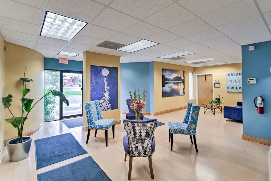 More Photos Of 12360 66th St N, Largo Office For Lease