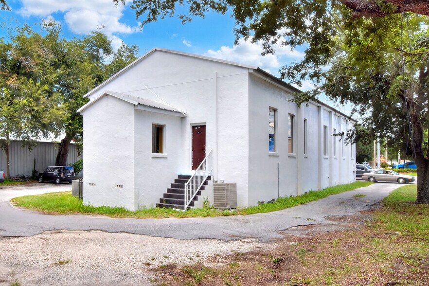 More Photos Of 1649 3rd St SW, Winter Haven Religious Facility For Lease