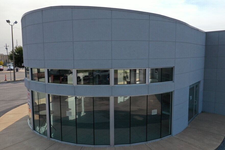 More Photos Of 202 W Gore Blvd, Lawton Auto Dealership For Sale