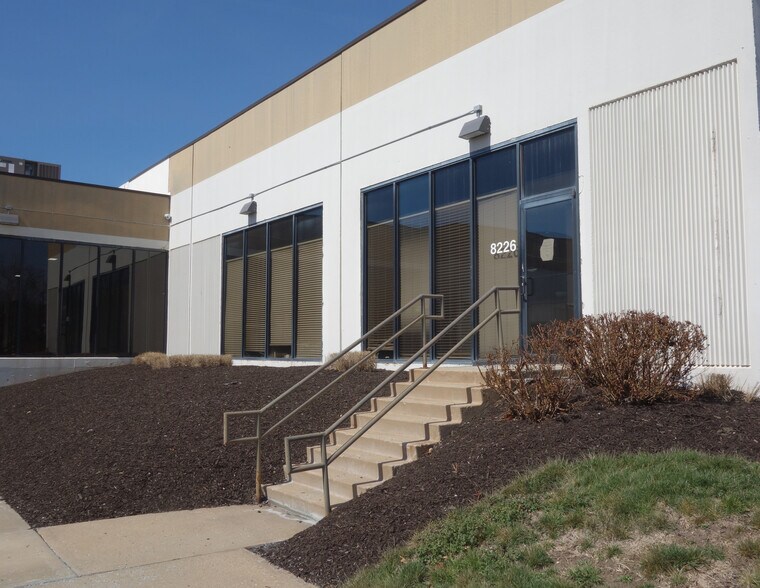 Primary Photo Of 8226-8256 Nieman Rd, Lenexa Warehouse For Lease