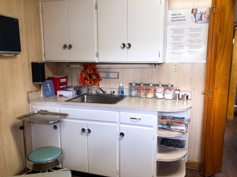 More Photos Of 302 W Main St, Bowling Green Healthcare For Sale