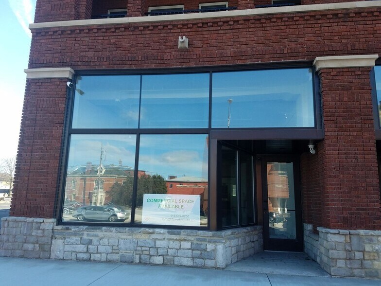 More Photos Of 242-246 E Market St, Sandusky General Retail For Sale