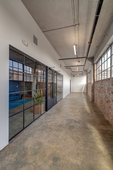 More Photos Of 2301 Commerce St, Houston Loft Creative Space For Lease