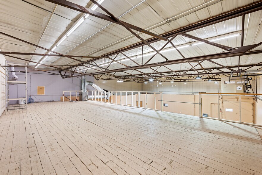 More Photos Of 5201 63 St, Lloydminster Office For Lease