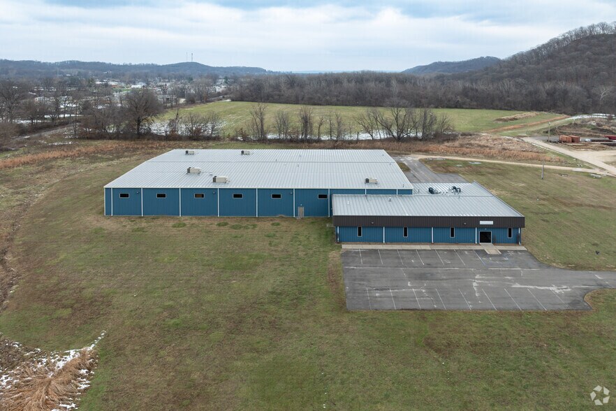 More Photos Of 3650 W Industrial Dr, Louisiana Manufacturing For Sale