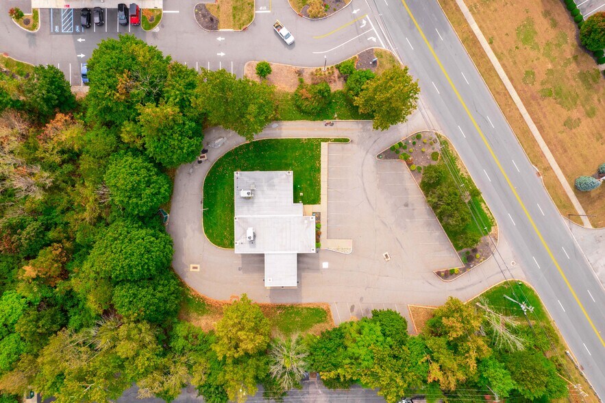 More Photos Of 16 Green Pond Rd, Rockaway General Retail For Sale