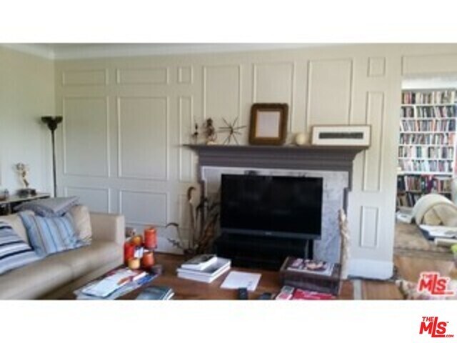 More Photos Of 1212 S Tremaine Ave, Los Angeles Apartments For Sale