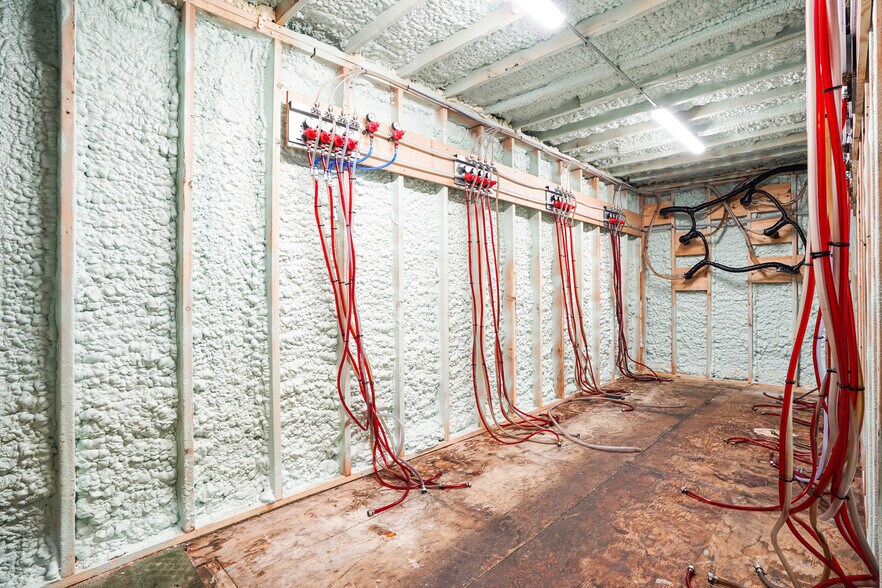 More Photos Of 75 N Waco St, Hillsboro General Retail For Lease