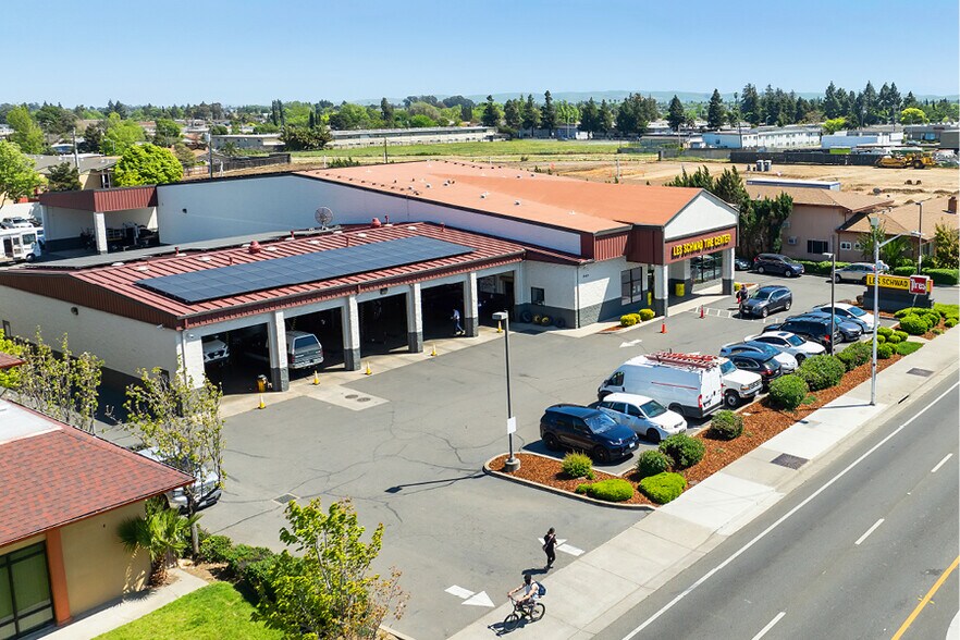 More Photos Of 2160 N Texas St, Fairfield Auto Repair For Sale
