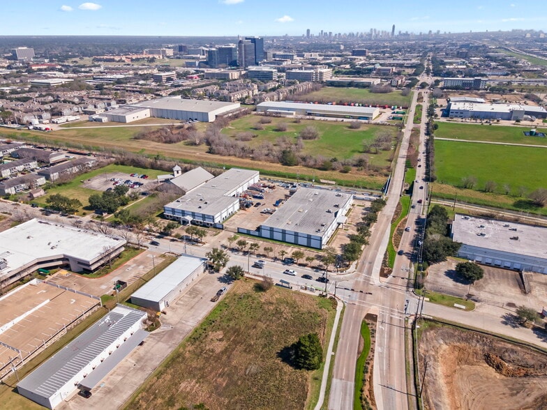More Photos Of 3664 Walnut Bend Ln, Houston Office For Sale