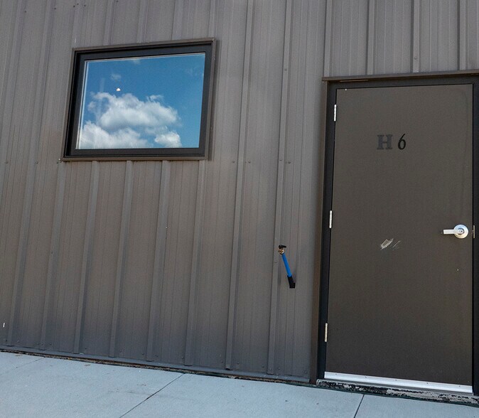 More Photos Of 2535 Aviator Court Unit #H6, Steamboat Springs Industrial For Sale