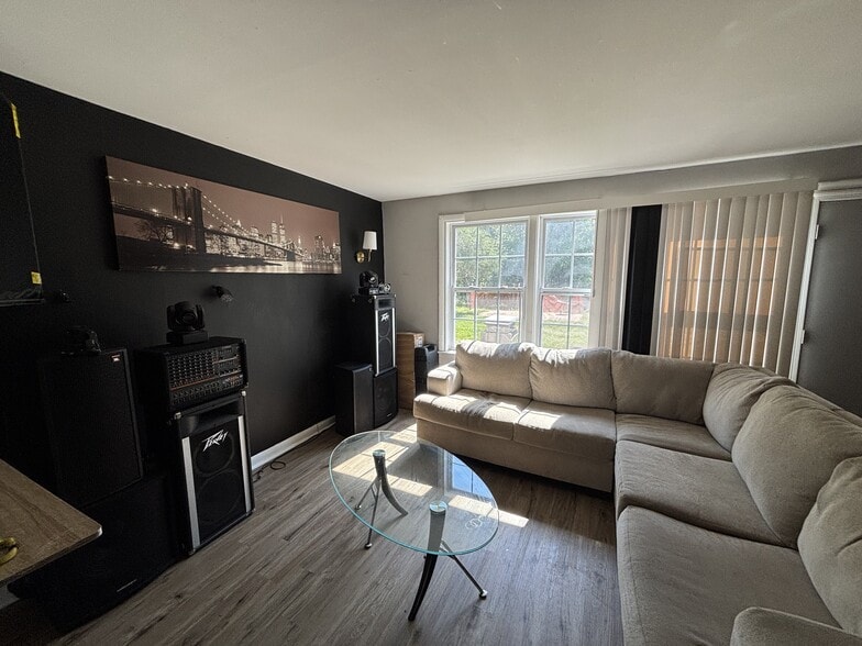 More Photos Of 15488 Mount Calvert Rd, Upper Marlboro Apartments For Sale