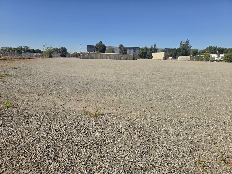 More Photos Of 1220 Nance St, Perris Contractor Storage Yard For Lease
