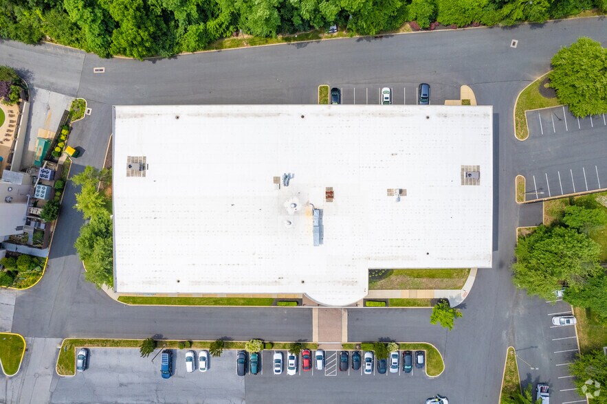 More Photos Of 650 Naamans Rd, Claymont Office For Sale