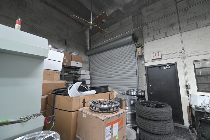 More Photos Of 13977-13981 SW 140th St, Miami Light Distribution For Sale
