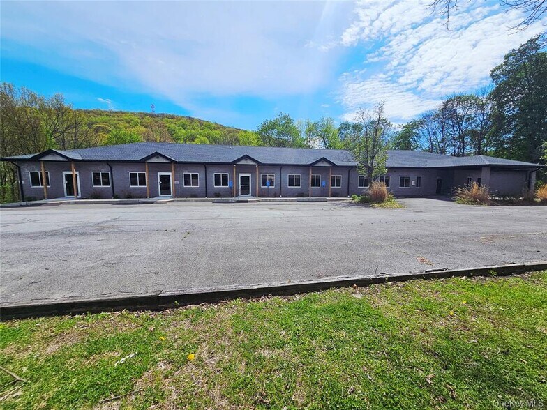 More Photos Of 4 Corwin Ct, Newburgh Medical For Sale