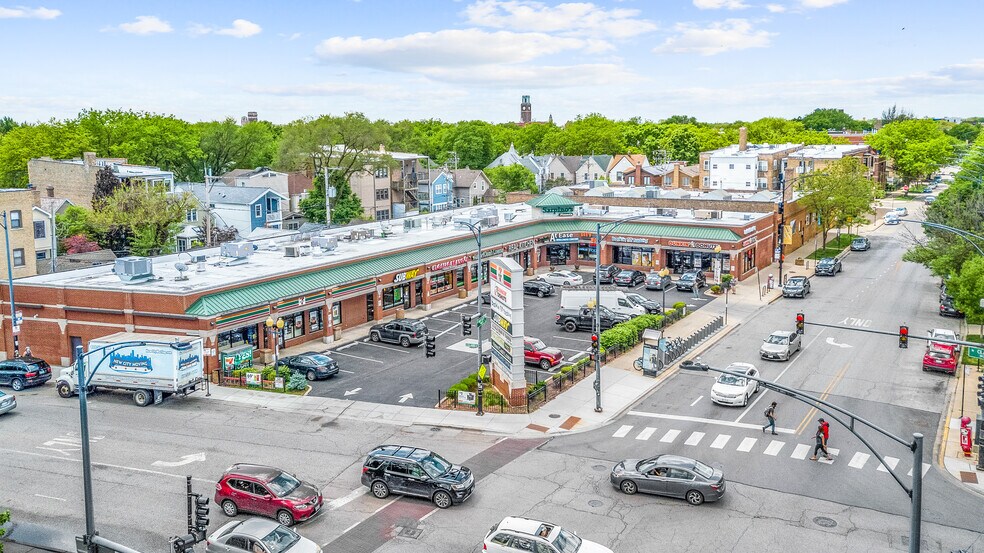 More Photos Of 1425-1441 W Montrose Ave, Chicago General Retail For Lease