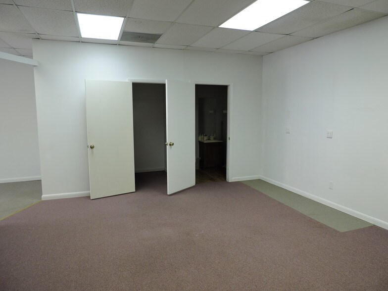 More Photos Of 9410 N US Highway 1, Sebastian Office For Lease