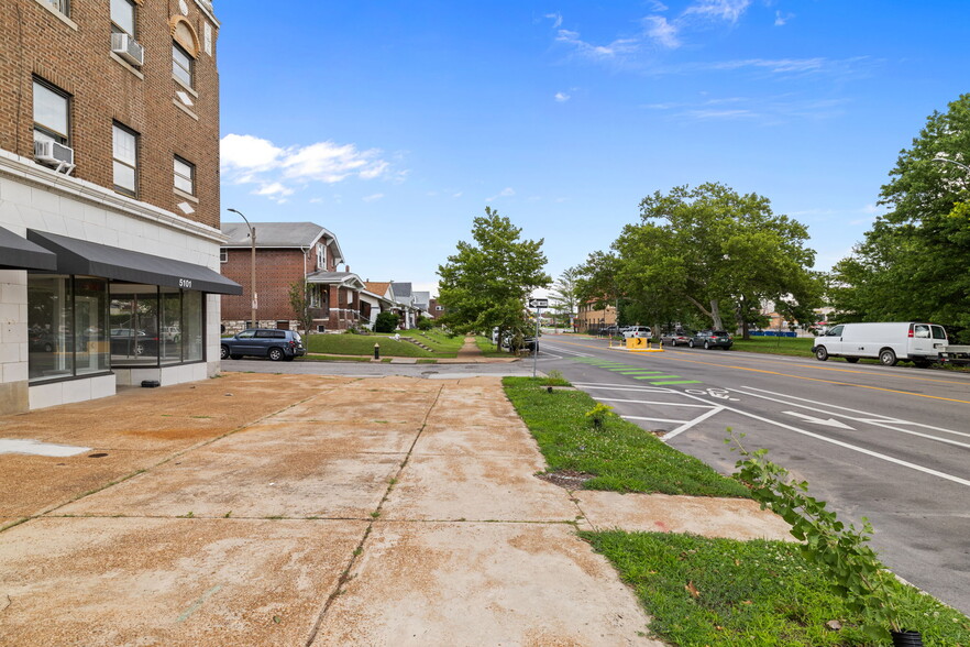 More Photos Of 5101 S Kingshighway Blvd, Saint Louis Apartments For Lease