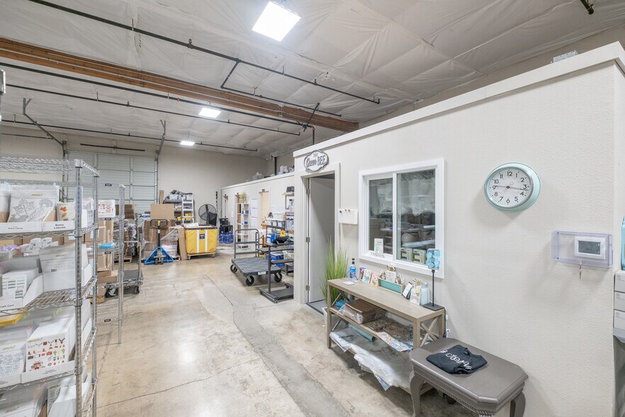 More Photos Of 2175 S Main Rd, Lebanon General Retail For Sale