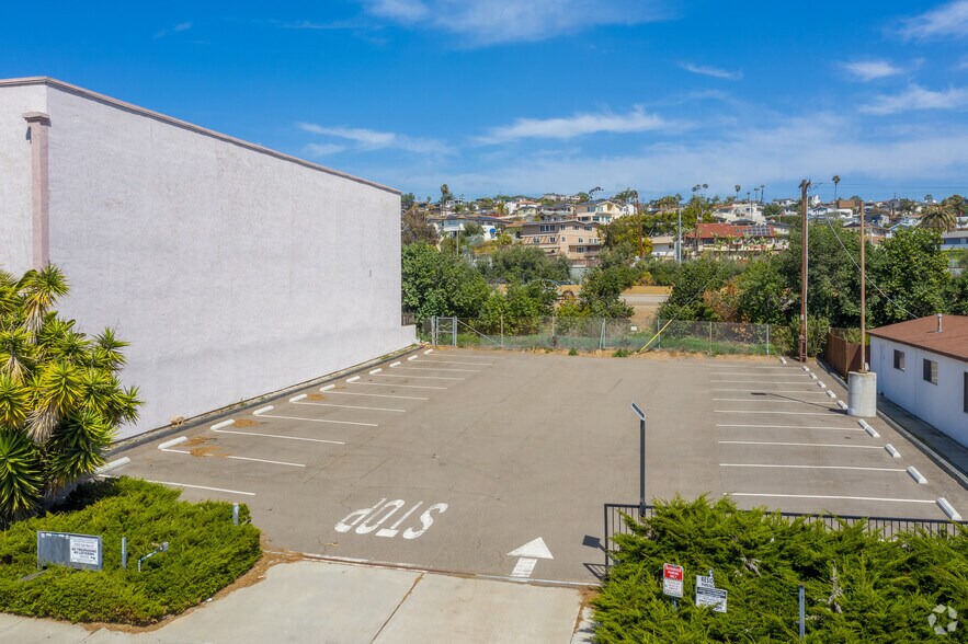 More Photos Of 3565 Del Rey St, San Diego Office For Lease