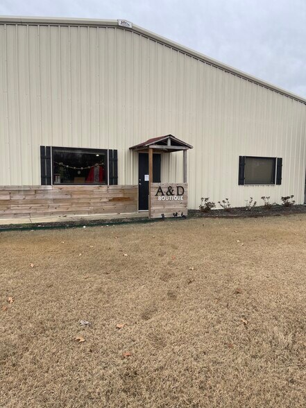 More Photos Of 1304 Jones Rd, Paragould Warehouse For Sale