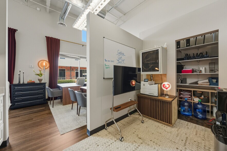 More Photos Of 1320 Ellsworth Industrial Dr, Atlanta Loft Creative Space For Lease