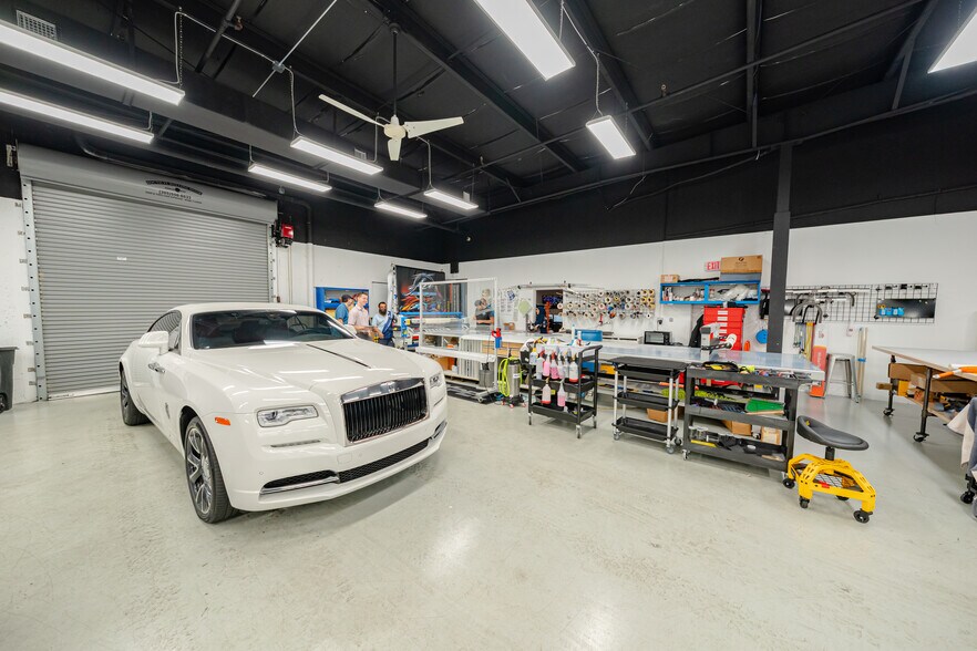 More Photos Of 1300 Old Dixie Hwy, Lake Park Warehouse For Sale