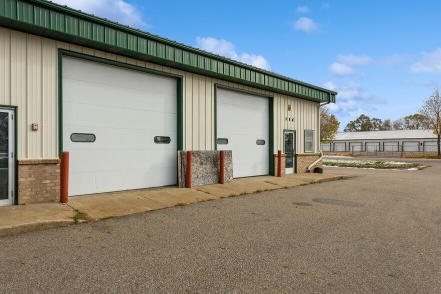 More Photos Of 114 Thomas Cir, Monticello Warehouse For Lease
