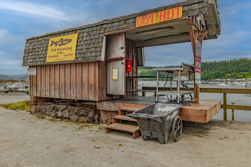 More Photos Of 444 Front St, Sekiu Hotel For Sale