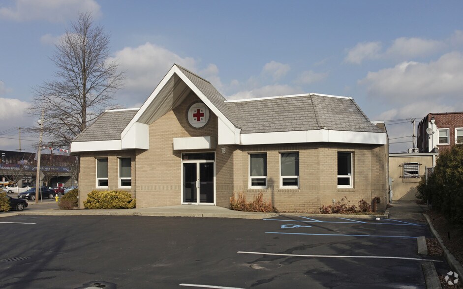Primary Photo Of 718 Long Island Ave, Deer Park Medical For Lease