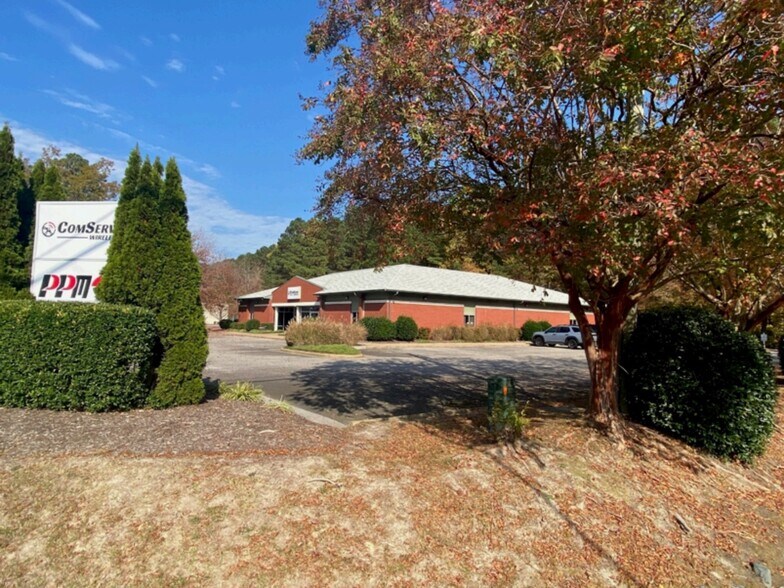 More Photos Of 100 N Constitution Dr, Yorktown Office For Sale
