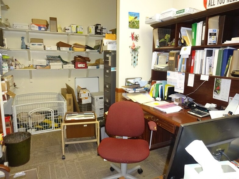 More Photos Of 201 N Penn Ave, Independence Office For Sale