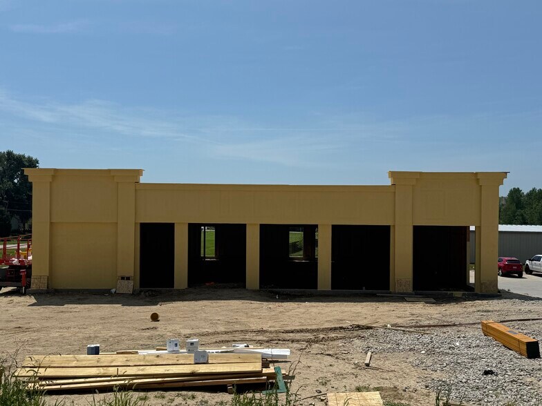 More Photos Of 19205 Grant Ave, Elkhorn General Retail For Lease