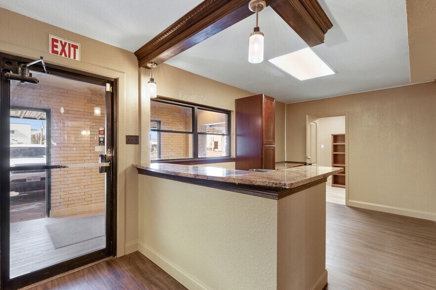 More Photos Of 2003 W Wall St, Midland Office For Sale