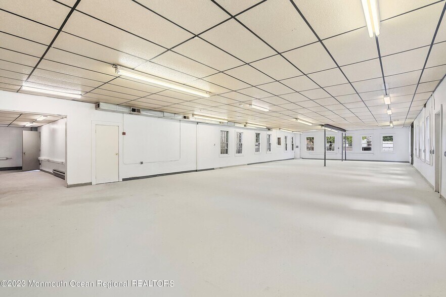 Primary Photo Of 27 Boud Avenue, Farmingdale Warehouse For Lease
