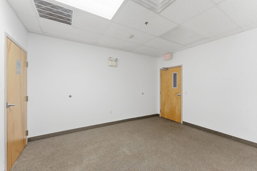 More Photos Of 2138 Mendon Rd, Cumberland Medical For Sale