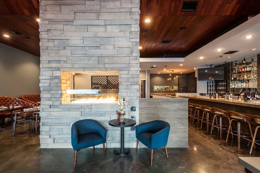 More Photos Of 13359 Ventura Blvd, Sherman Oaks Restaurant For Lease