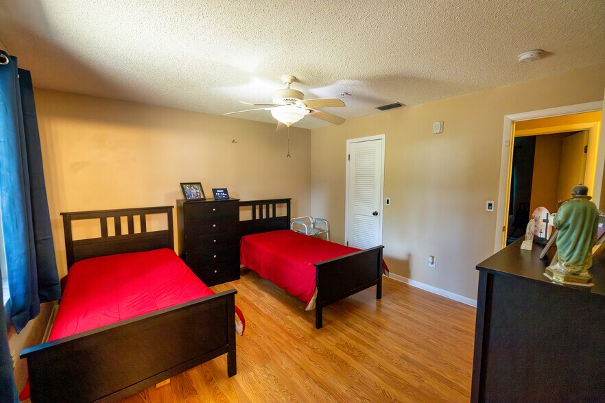 More Photos Of 7128 Wrenwood Cir, Tampa Rehabilitation Center For Sale