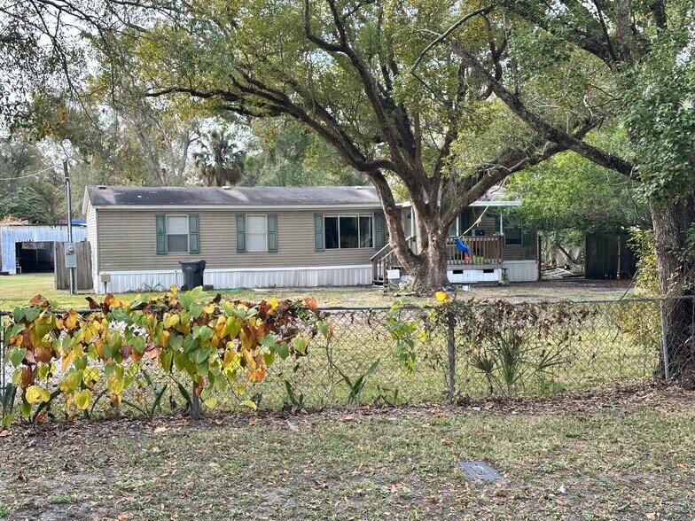 More Photos Of 10850 Cozarts Chalet, Gibsonton Manufactured Housing Mobile Home Park For Sale