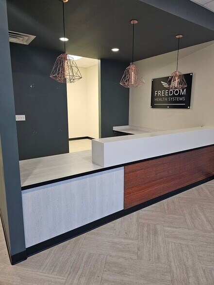 More Photos Of 4852-4854 S State Highway Ff, Battlefield General Retail For Lease