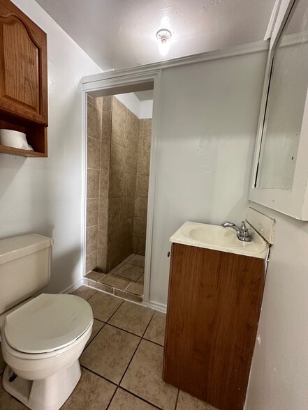 More Photos Of 10126 Jensen Dr, Houston Freestanding For Sale