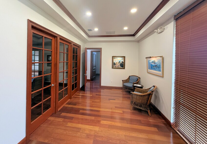 More Photos Of 1005 W Indiantown Rd, Jupiter Office For Sale