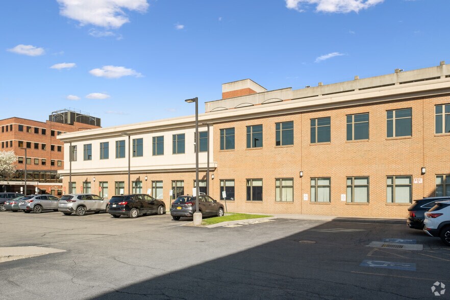 More Photos Of 214 Alexander St, Rochester Medical For Lease