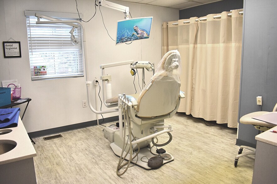 More Photos Of 1333 W Outer 21 Rd, Arnold Medical For Sale