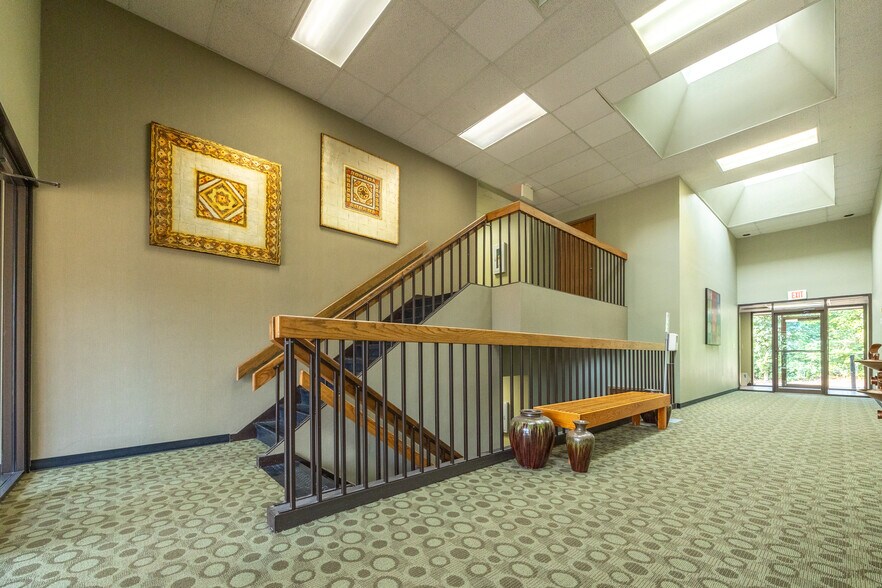 More Photos Of 1603 E 19th St, Edmond Coworking Space