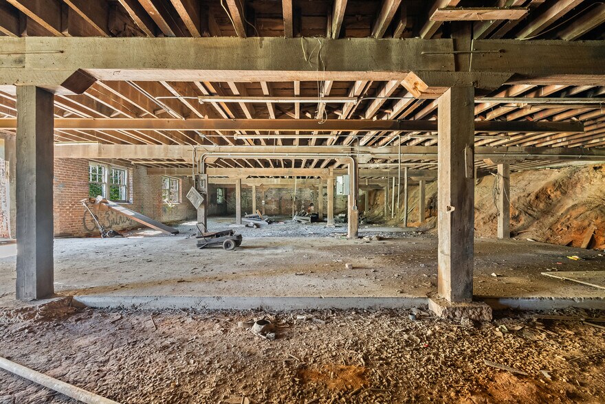 More Photos Of 322 Depot St, Amherst Warehouse For Sale